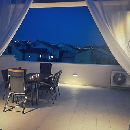 Апартаменты Olive Oasis Penthouse With Jacuzzi Задар Экстерьер фото